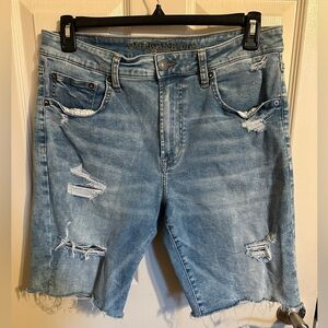 American Eagle Outfitters Unisex Light Blue Ripped Jean Bermuda Shorts, Sz 34